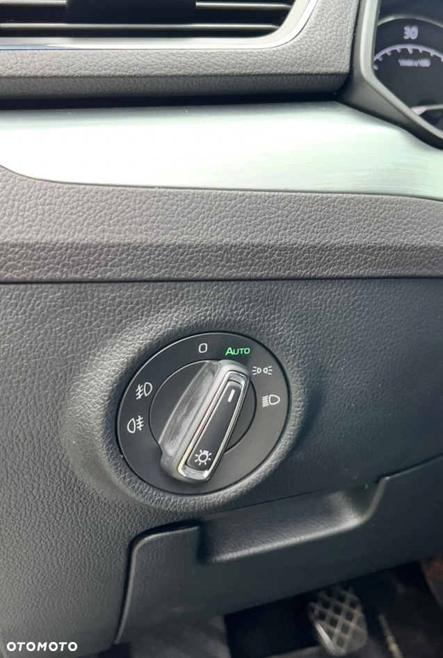 Skoda Superb 2.0 TDI Ambition - 17