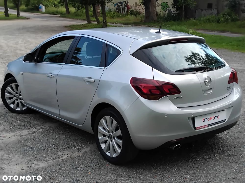 Opel Astra 2.0 CDTI DPF Automatik Cosmo - 3