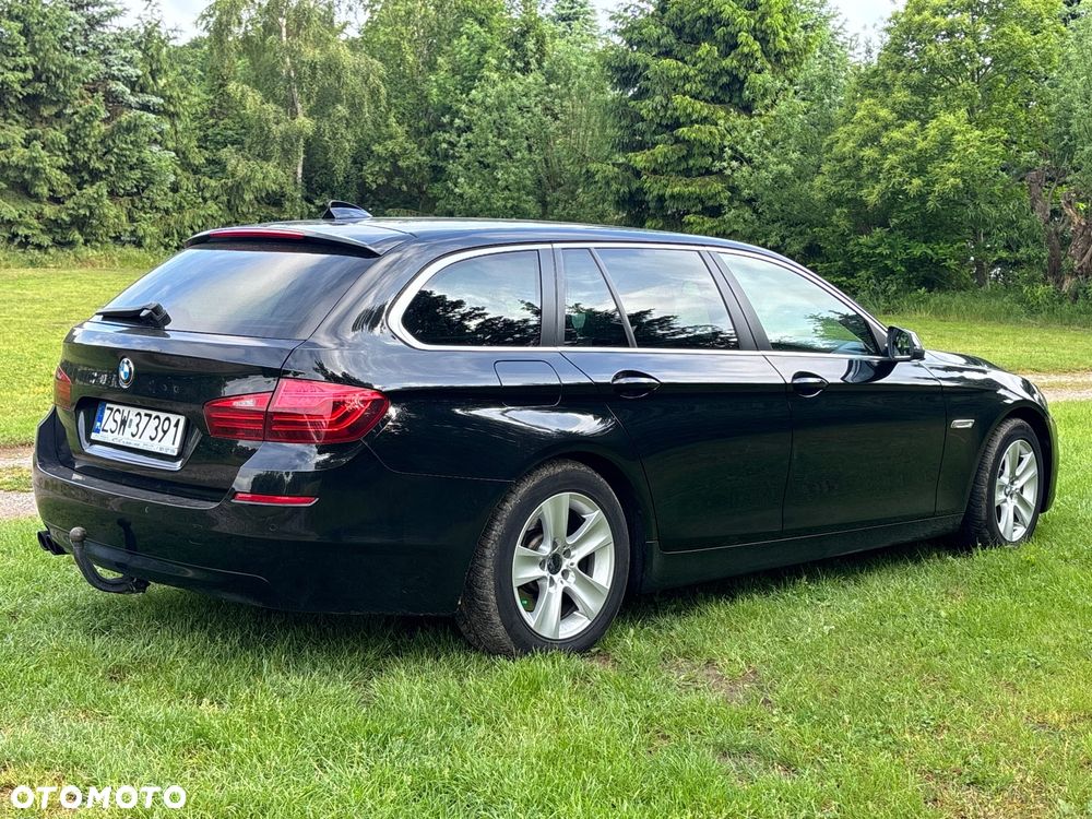 BMW Seria 5 525d xDrive - 2