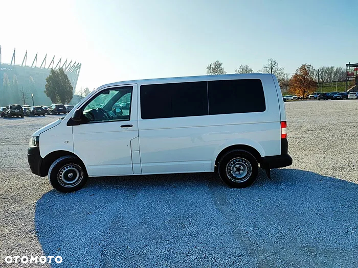 Volkswagen Caravelle - 6