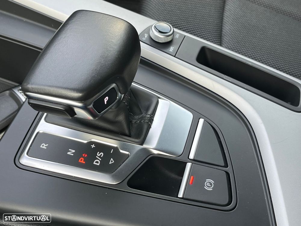 Audi A4 Avant 30 TDI S line S tronic - 27