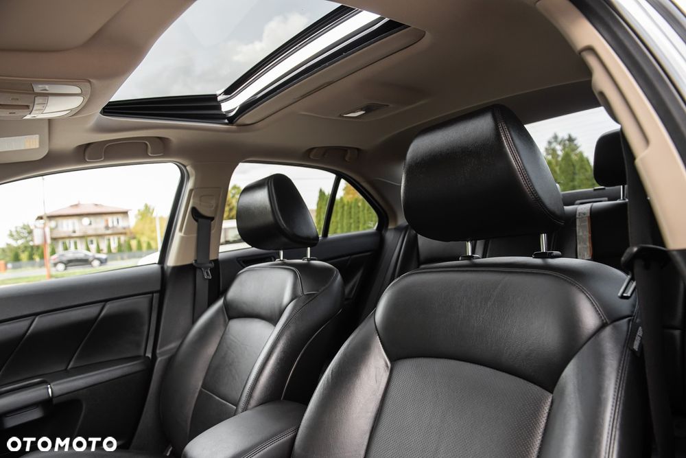 Suzuki Kizashi 2.4 4x4 CVT Sport - 19