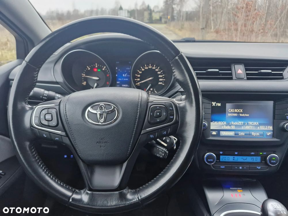 Toyota Avensis 2.0 D-4D Premium - 27