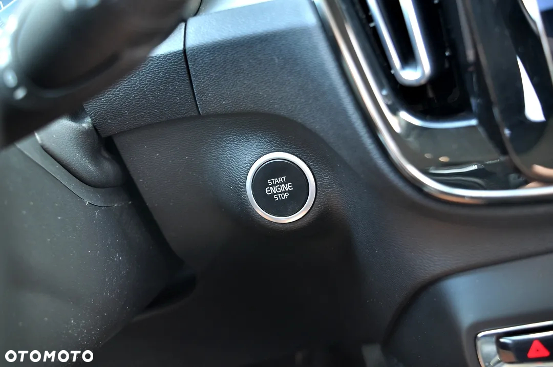 Volvo XC 40 T3 Momentum Pro - 27