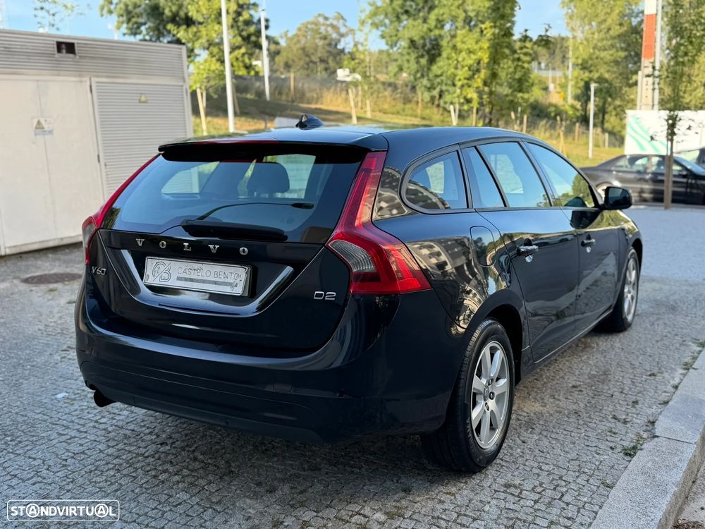 Volvo V60 D2 Momentum - 3