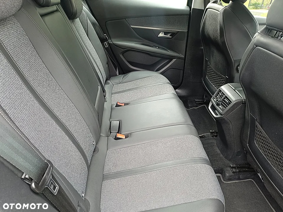 Peugeot 3008 1.5 BlueHDi Allure S&S - 26