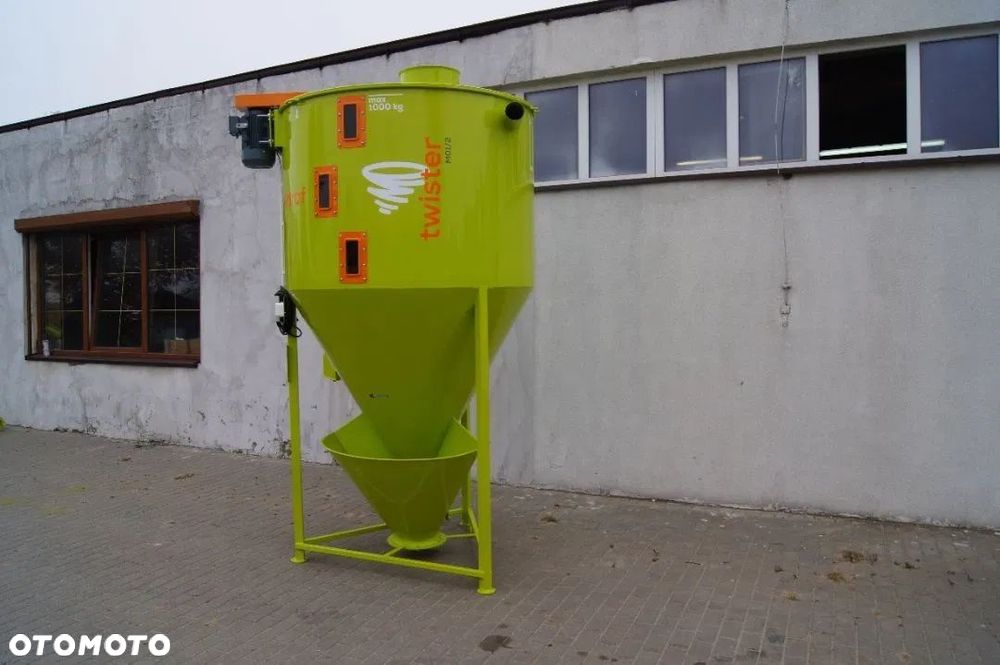 Paszowy mieszalnik pasz ADRAF Super Model Twister 500 750 1000 1200 1500 2000 25 - 3