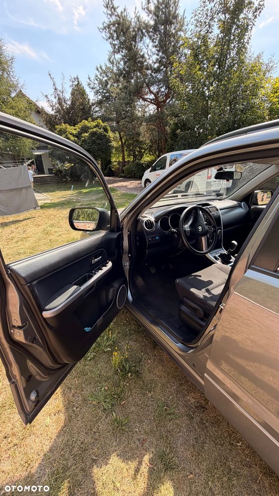 Suzuki Grand Vitara 2.0 - 12