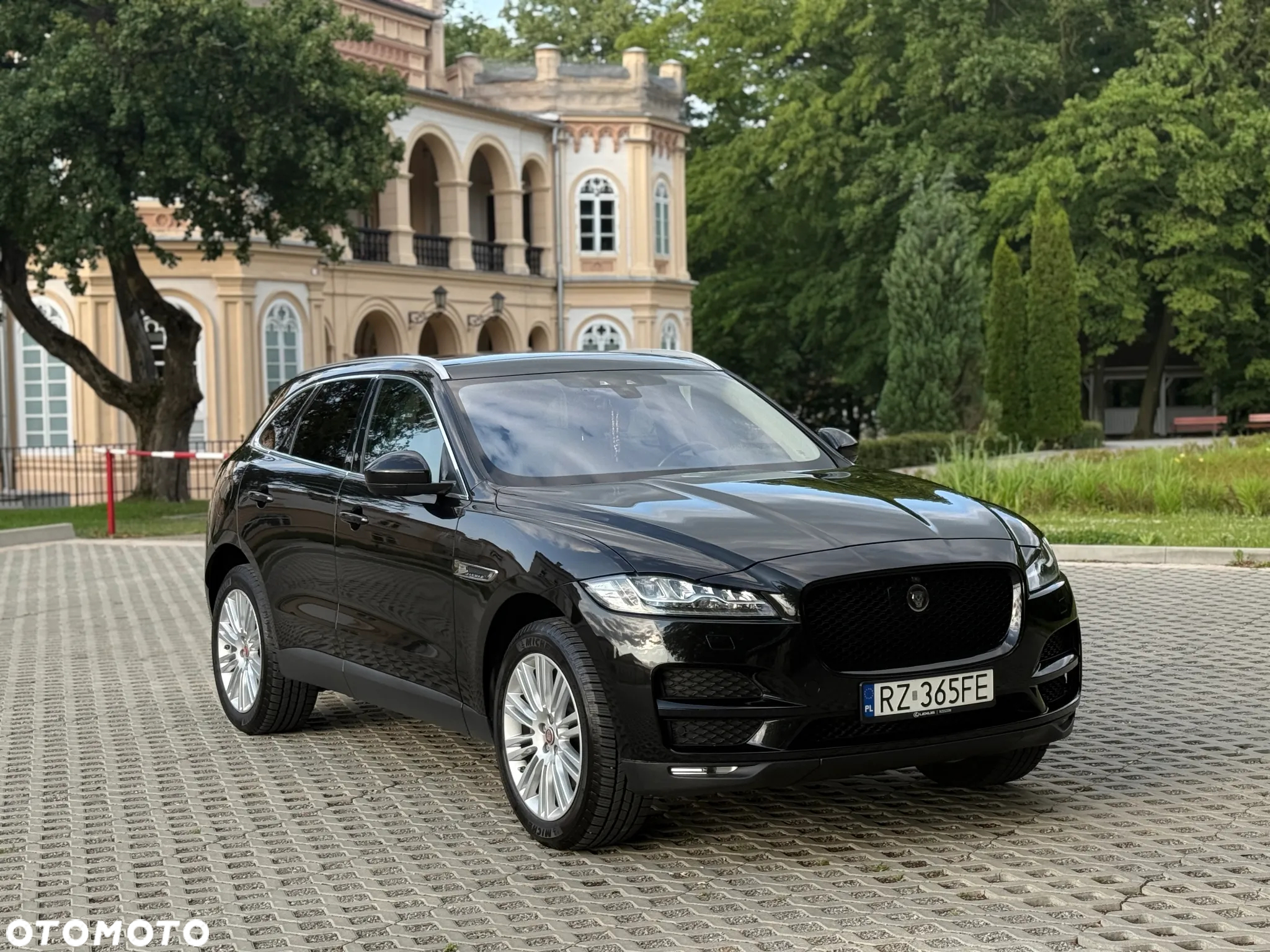 Jaguar F-Pace 30t AWD Portfolio - 2