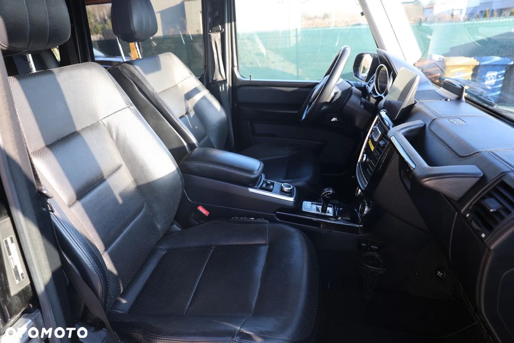 Mercedes-Benz Klasa G 500 7G-TRONIC - 32