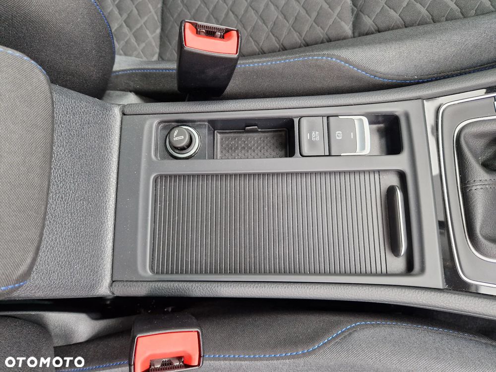 Volkswagen Golf - 19