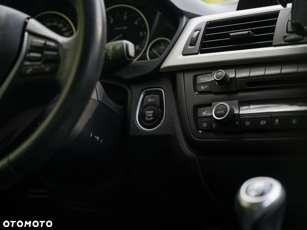 BMW Seria 3 318d - 12