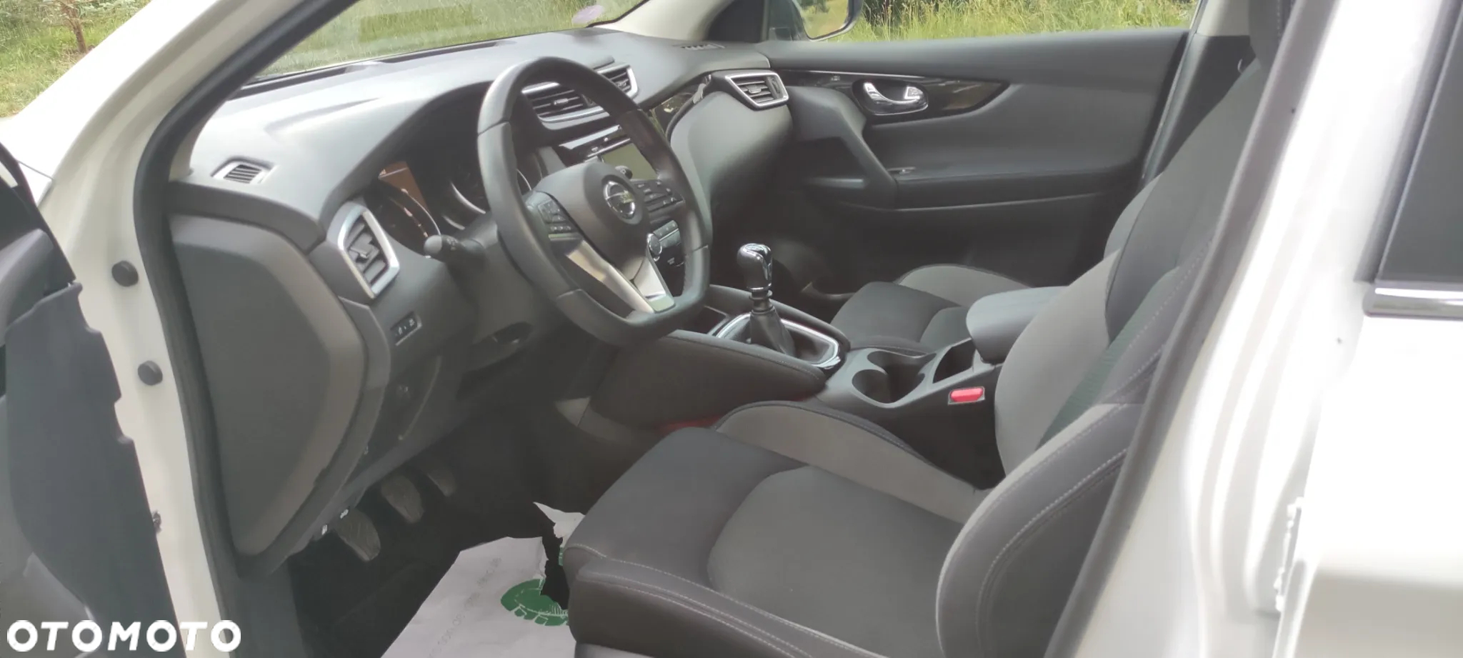 Nissan Qashqai 1.3 DIG-T MHEV Premiere Edition - 18