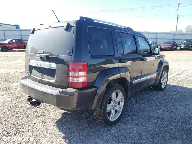 Jeep Liberty - 4