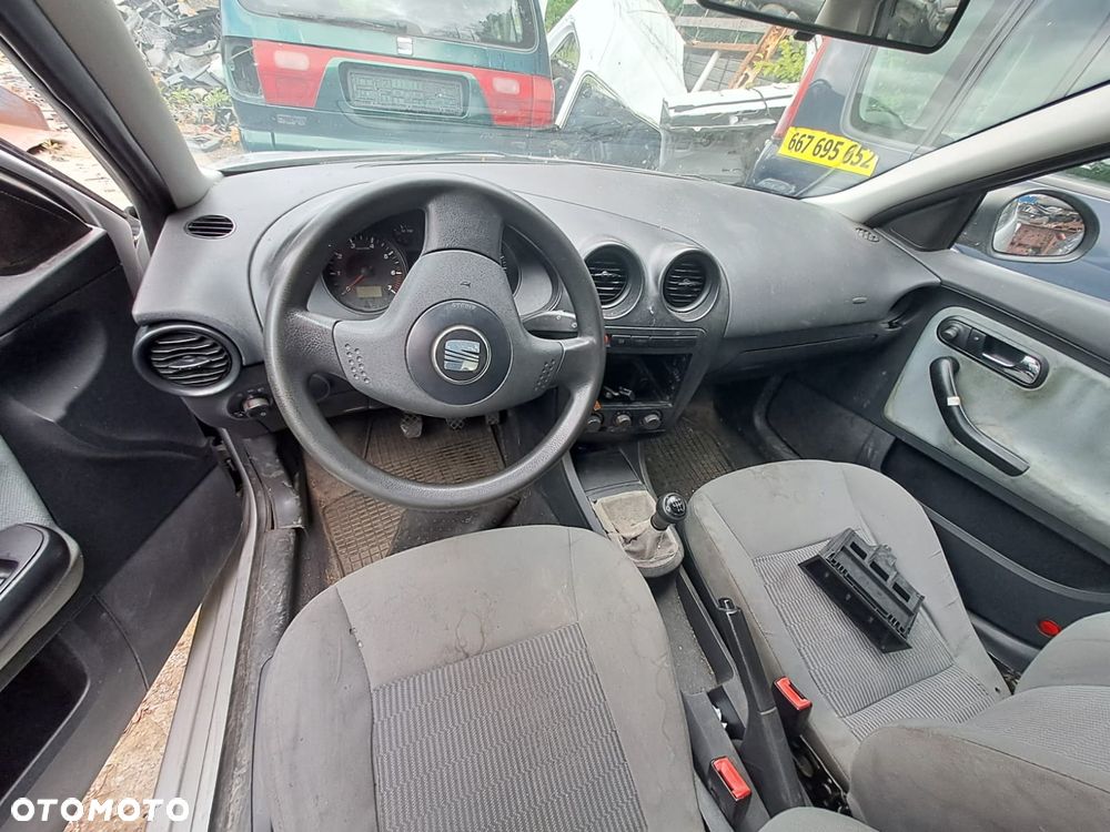 Seat Cordoba II (02-09r.) 1.4 B 73 KM. Silnik BBY pasuje do BKY Skrzynia GRZ 17103 pasuje do GET ; GKX lakier LS7N. GWARANCJA !!! Przód Tył Zestaw Komplet Drzwi Klapa Zderzak Błotnik Maska Grill Atrapa Szyba Pas Lampa Lusterko Boczki Fotel Kanapa Kokpit Deska Rozdzielcza Przełącznik Włącznik Sterownik Przewody Wiązka Instalacja Moduł Komputer Czujnik Listwa Pompa Alternator Wtryski Głowica Rozrusznik Kompresor Sprzęgło Dwumas Silnik Skrzynia ABS Klimatyzacji Paliwa Wspomagania Kolektor Turbina Przepustnica Zawór Chłodnica Koło Hak Belka Sanki Zawieszenie Mcpherson Półoś Amortyzator Wydech Tłumik Zacisk Most - 6