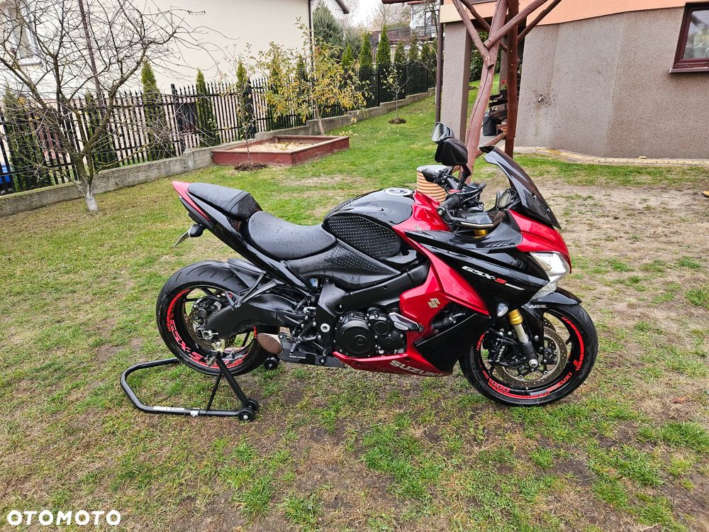 Suzuki GSX 1000 - 3