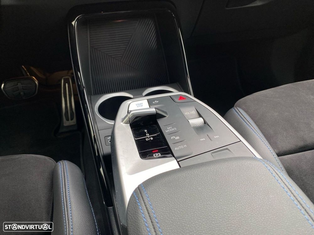 BMW iX1 xDrive30 Pack Desportivo M - 14