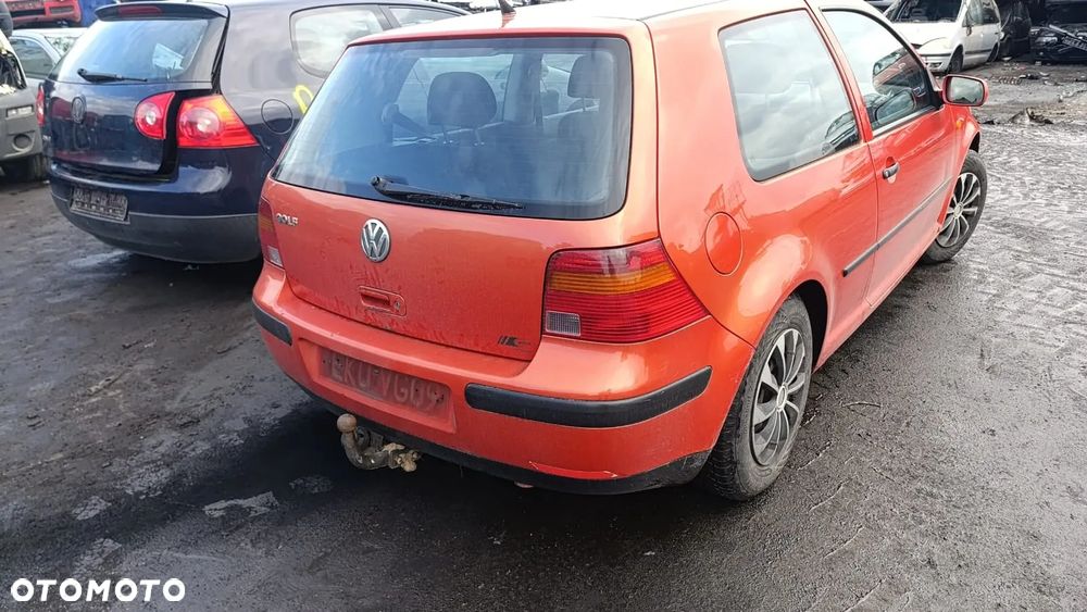 35523 volkswagen golf IV 1.9 sdi na części kod lakiery LA2Y - 7