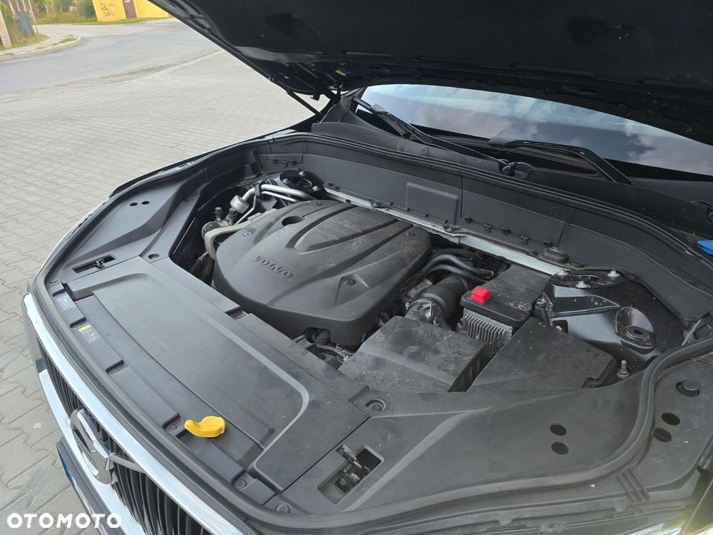 Volvo XC 90 D5 AWD Geartronic RDesign - 39