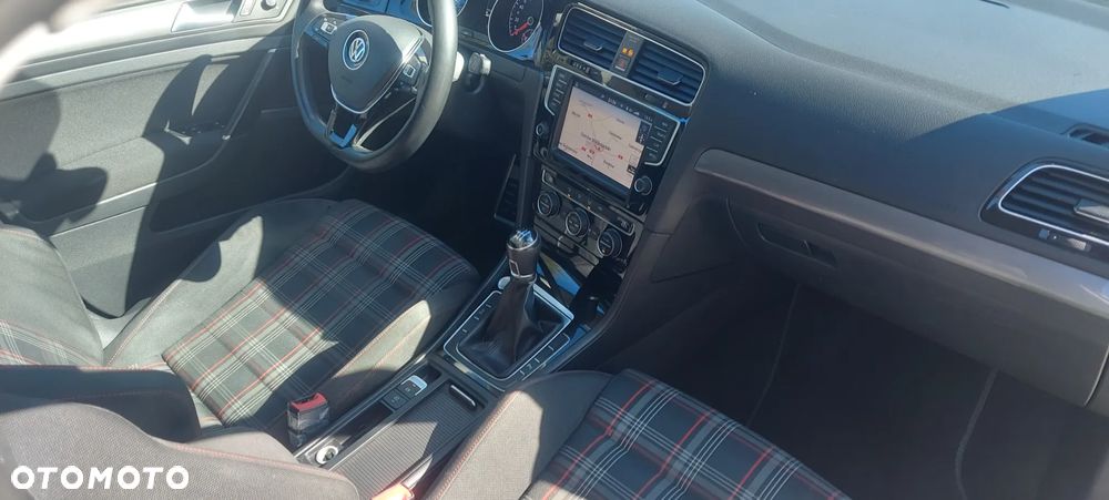 Volkswagen Golf 2.0 TDI BlueMotion Technology Allstar - 4