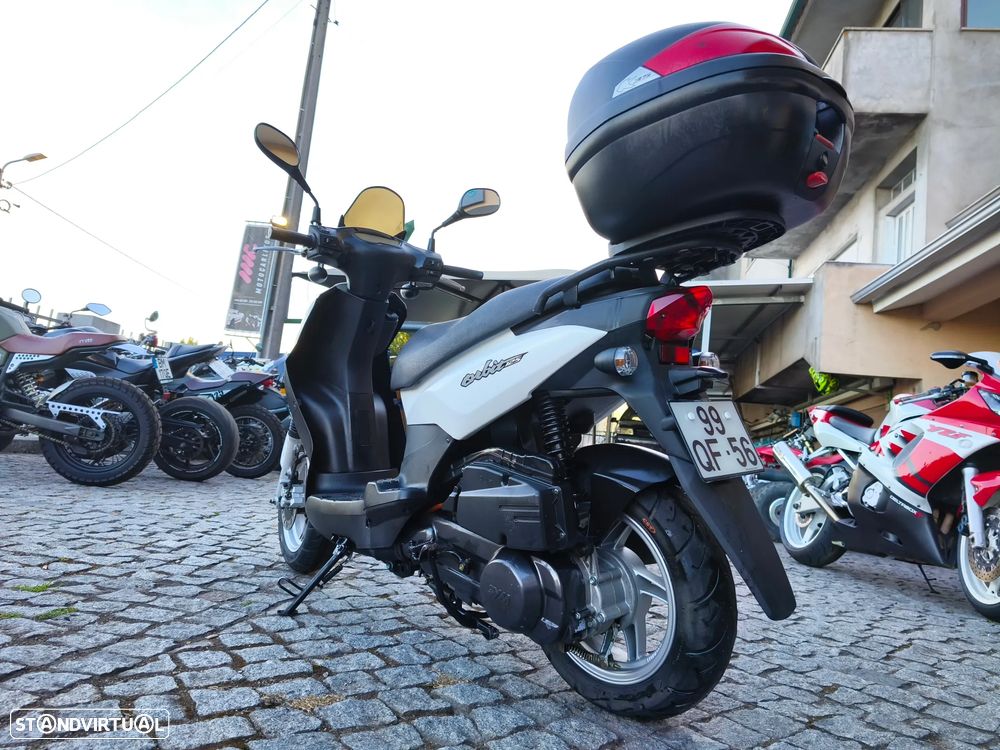 Sym ORBIT 125 c/top case - 5