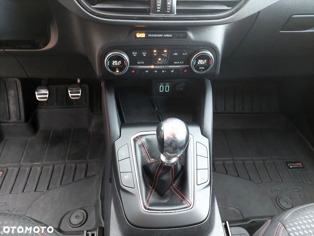 Ford Kuga 2.0 TDCi FWD ST-Line - 22