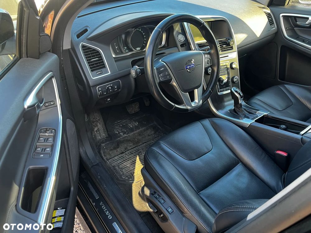 Volvo XC 60 T5 Geartronic Momentum - 25