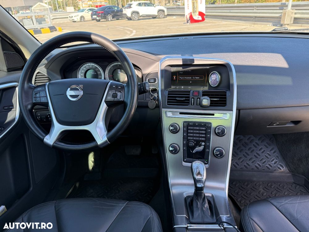 Volvo XC 60 D4 Momentum - 9