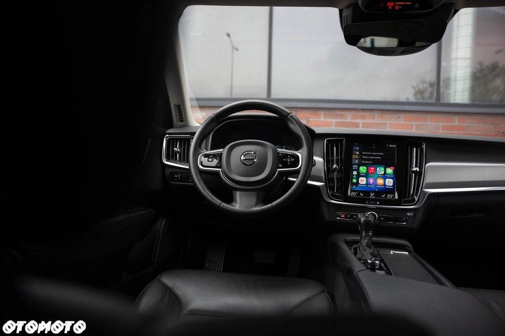 Volvo V90 D3 Geartronic Momentum Pro - 27