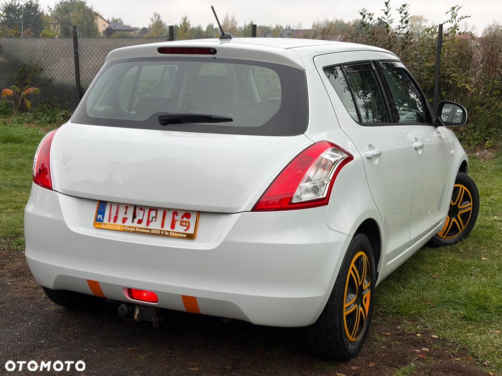 Suzuki Swift 2013 photo 2