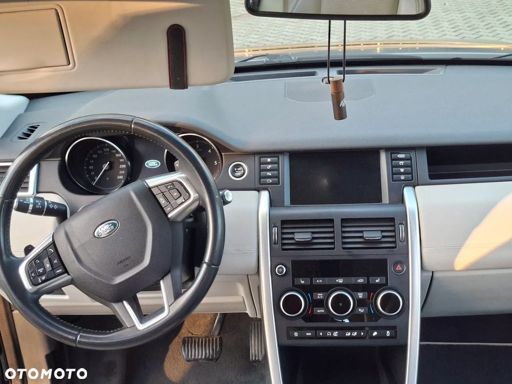 Land Rover Discovery Sport 2.0 TD4 SE - 12