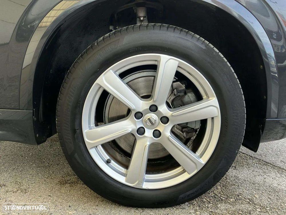 Volvo XC 90 2.0 B5 Momentum Plus AWD - 17