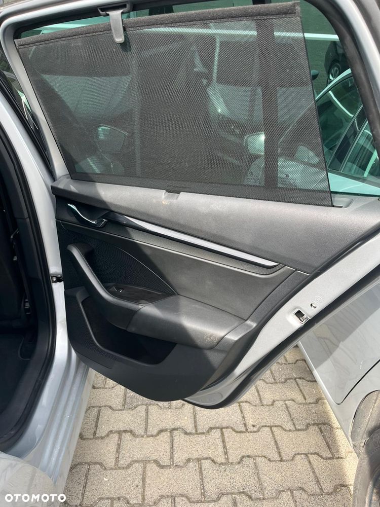 Skoda Octavia 2.0 TDI 4x4 Sportline DSG - 10