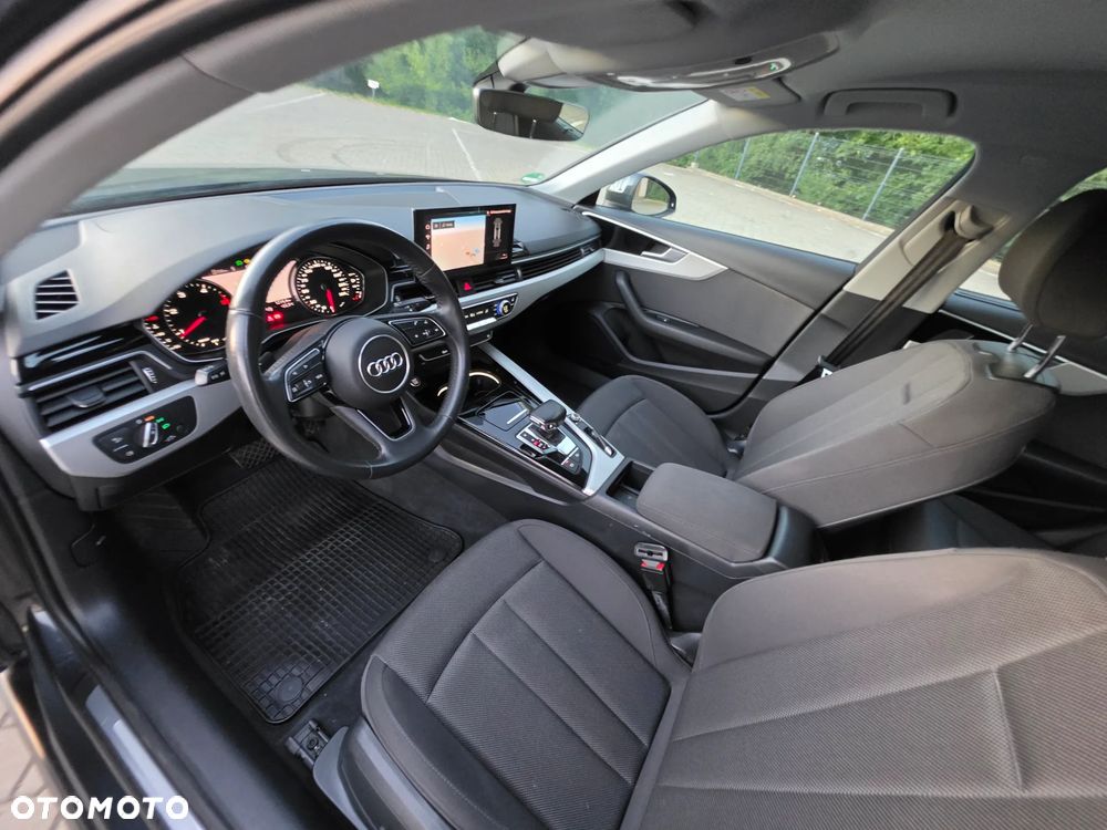 Audi A4 Limousine - 8