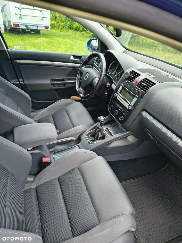 Volkswagen Golf R32 - 3
