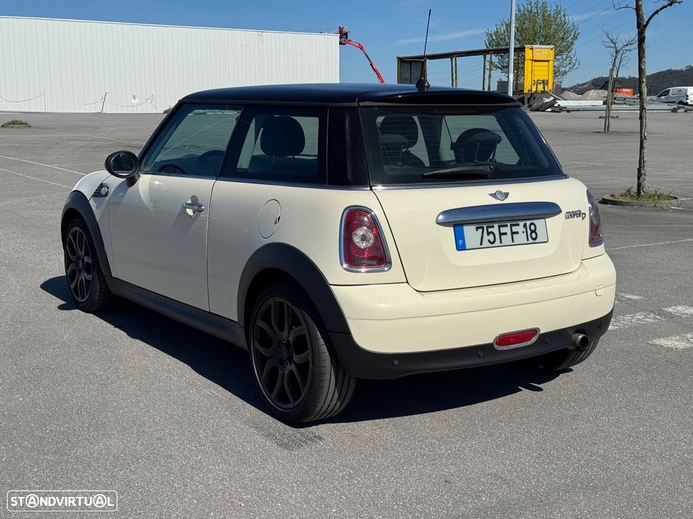 MINI 3 Portas Cooper D - 4