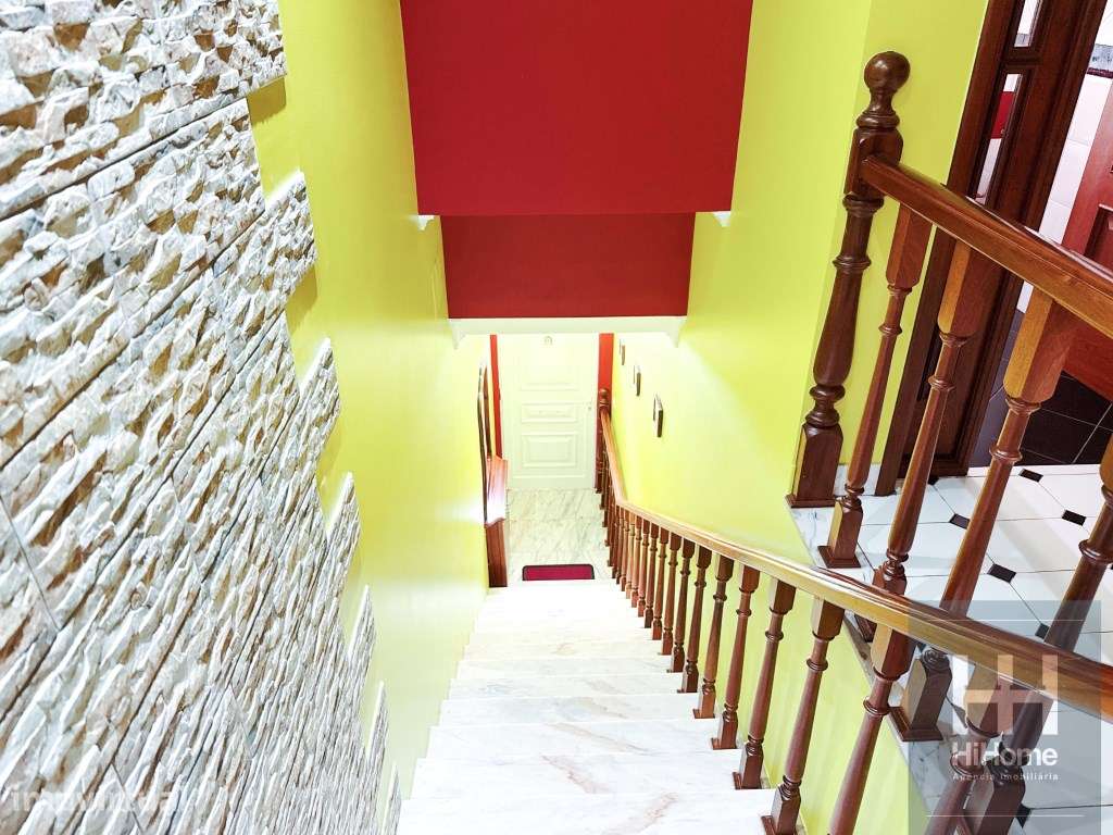 Prédio no centro da Ribeira Brava - Grande imagem: 4/55