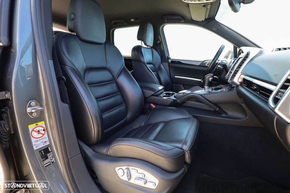 Porsche Cayenne S E-Hybrid - 18
