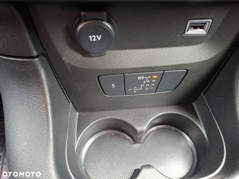 Citroën C3 1.2 PureTech Shine EAT6 - 23