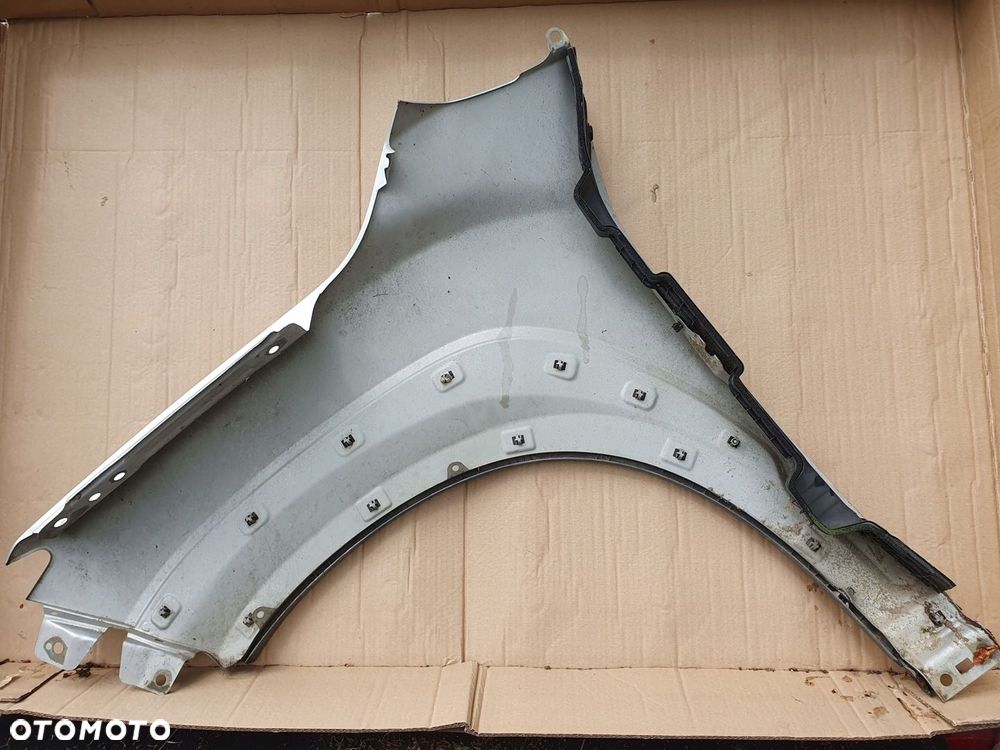 PRAWY błotnik Hyundai Kona EV Electric 17- Z SIERPEM SREBRNY - 3