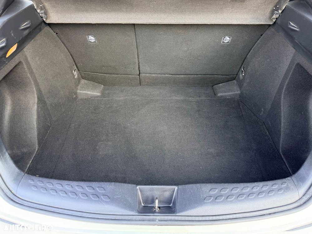 Toyota C-HR 1.8 HSD 4x2 CVT C-enter - 11