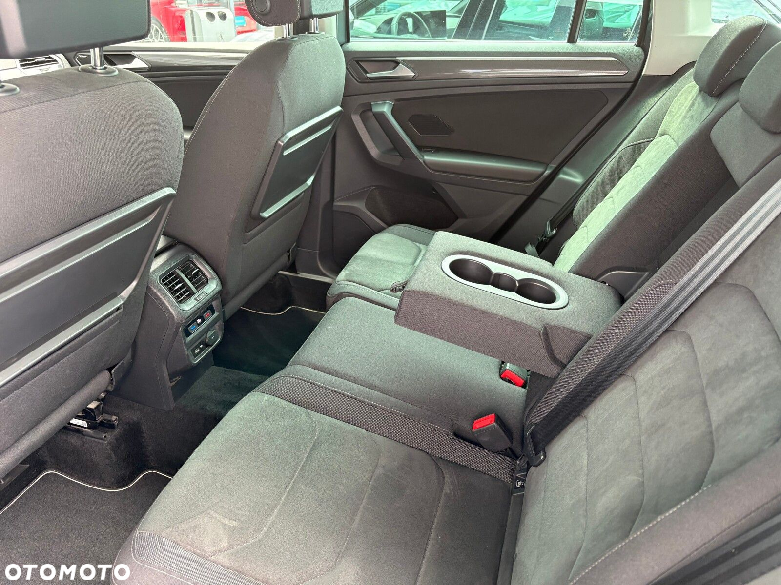 Volkswagen Tiguan - 14