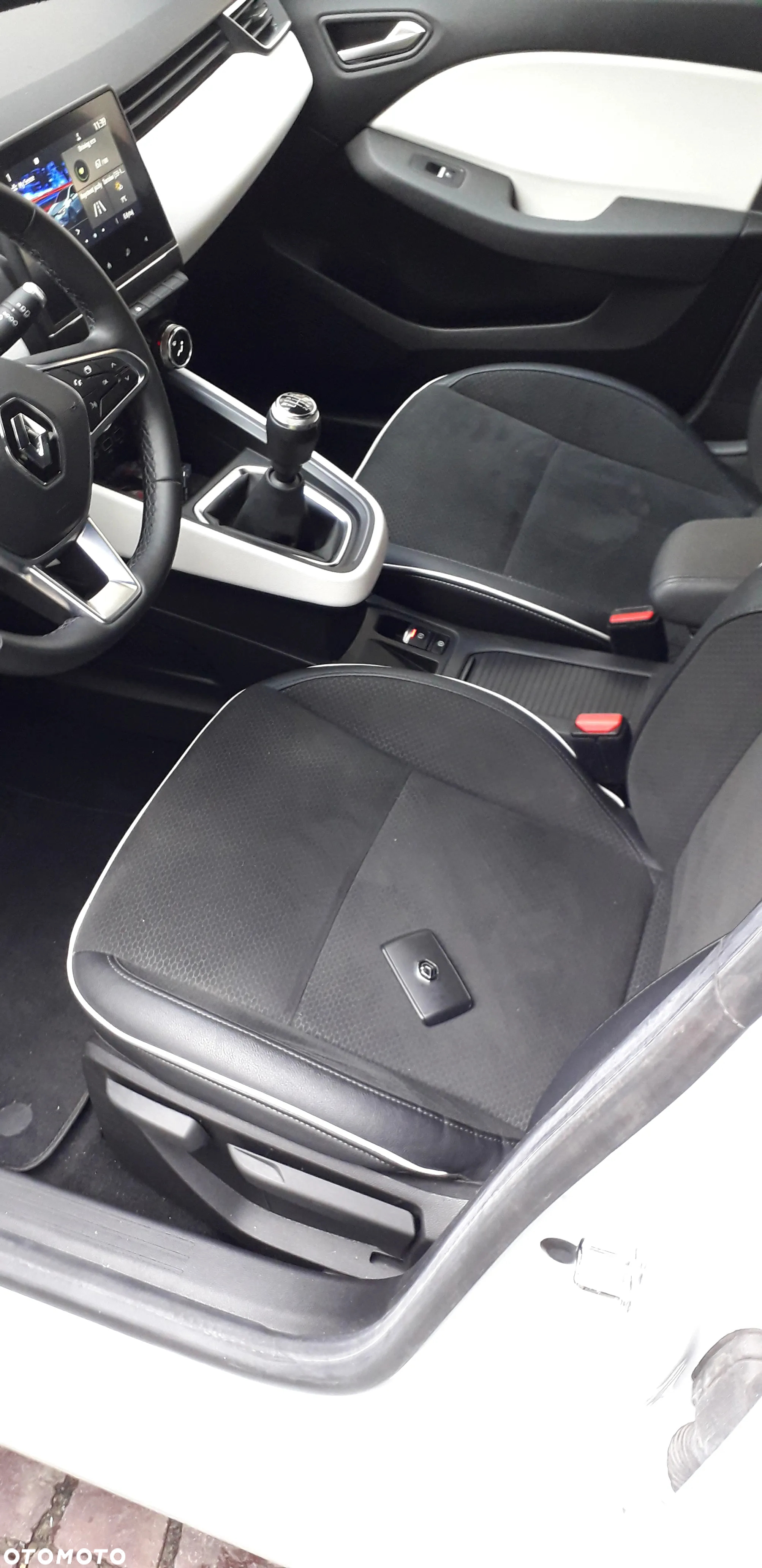 Renault Clio TCe 90 TECHNO - 18