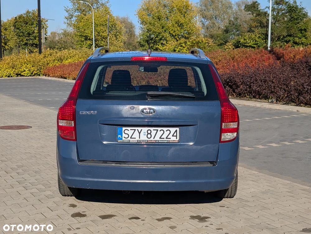 Kia Ceed Cee'd 1.4 L - 6