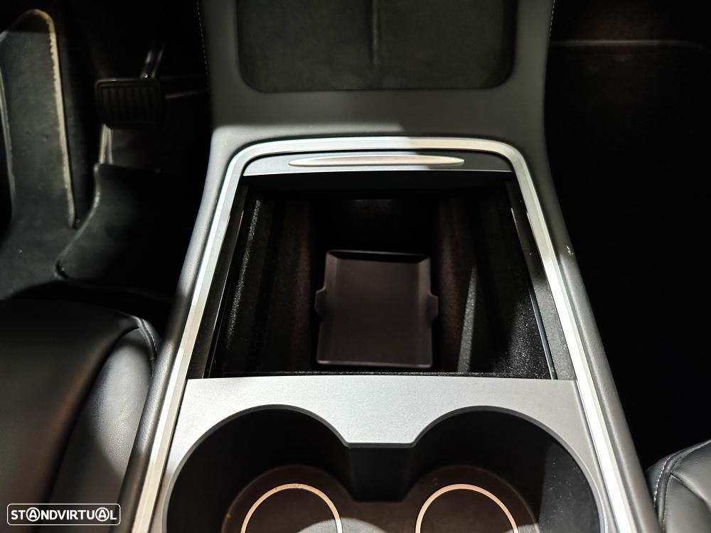 Tesla Model Y Long Range Dual Motor AWD - 38