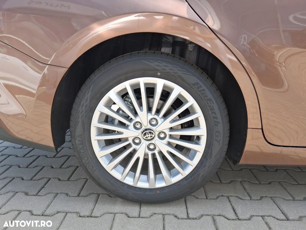 Toyota Camry - 8