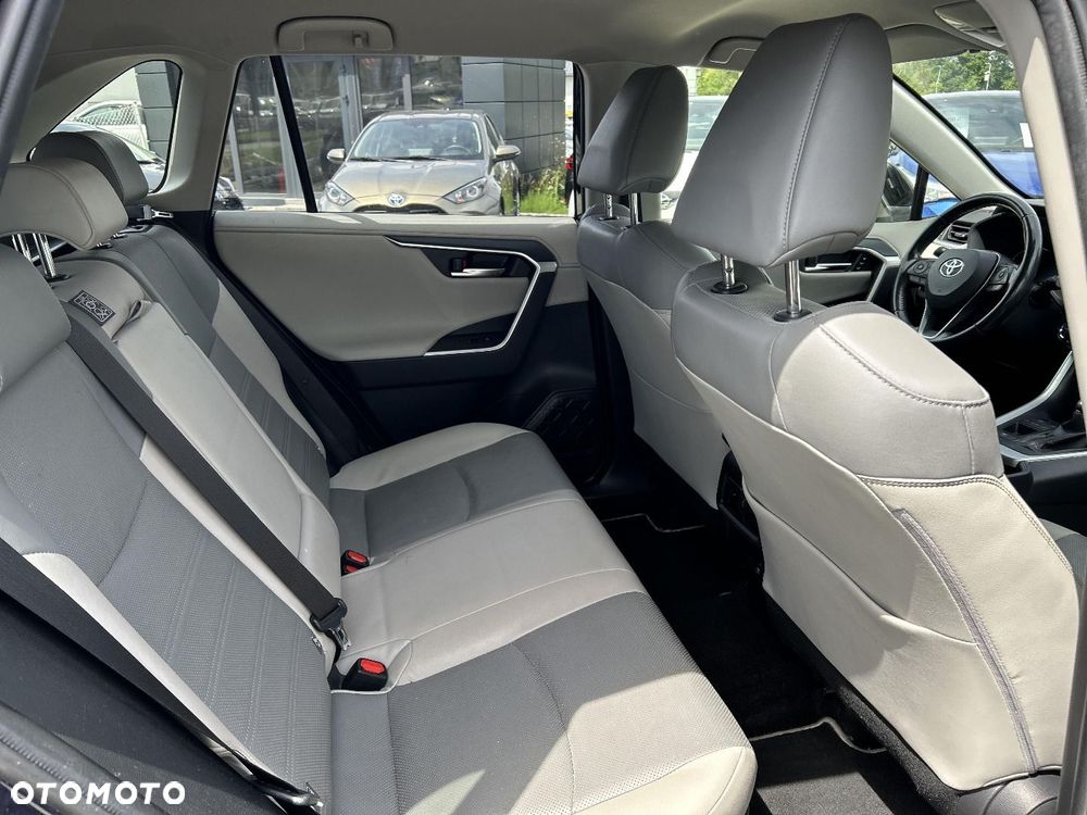 Toyota RAV4 - 13