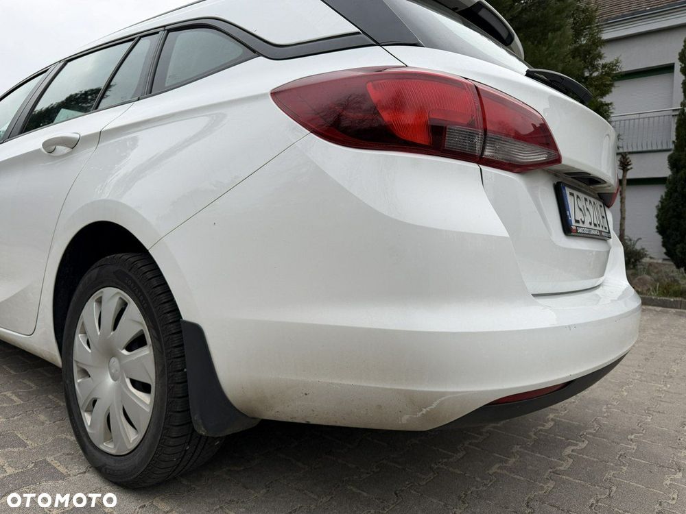 Opel Astra 1.6 CDTI Essentia - 19
