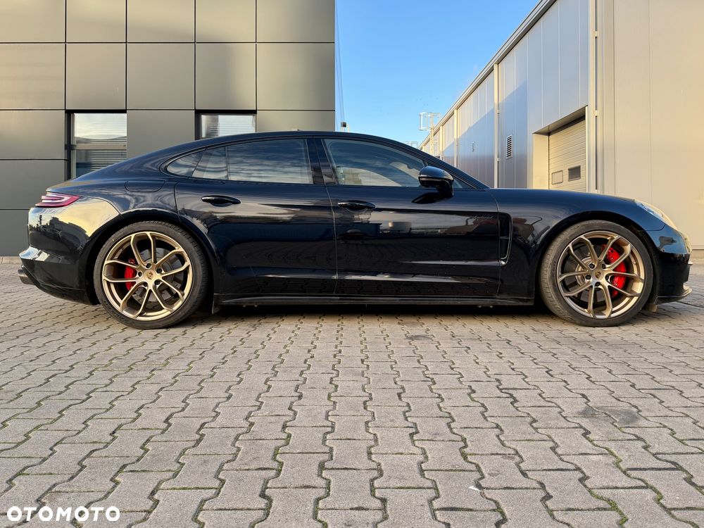 Porsche Panamera 4 - 6