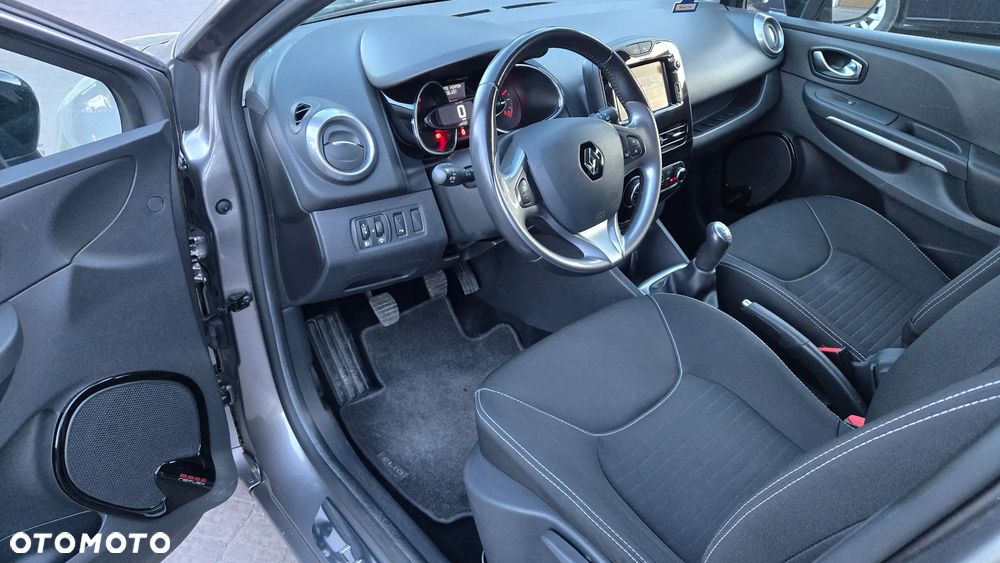 Renault Clio 1.2 16V 75 LIMITED - 9